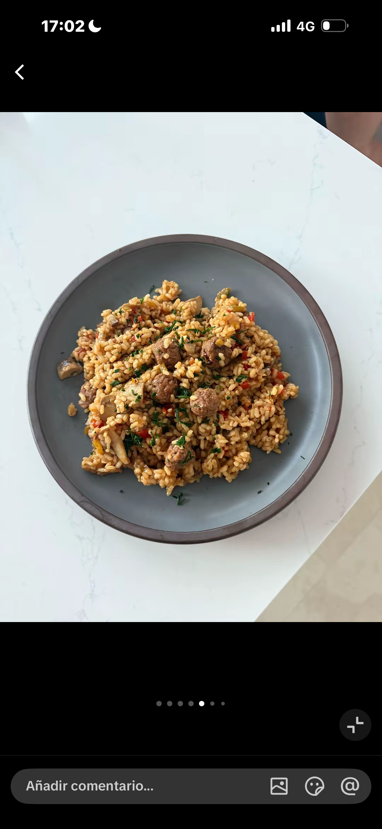Arroz con carne y champiñones